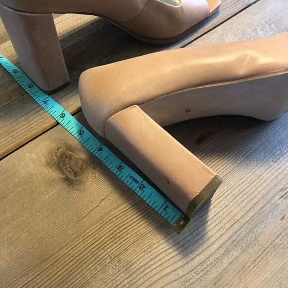 Ann Marino Uptown Nude Vachetta Leather Pumps Size 9 - Picture 10 of 11